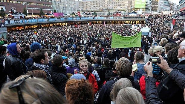 Sweden: Mass Rally Against Right Wing Extremism After Elections